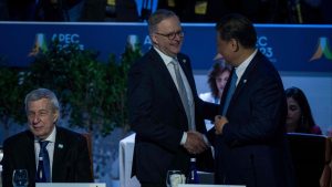 Главният изпълнителен директор на NVIDIA казва, че пазарът на AI чипове в Китай може да достигне 50 милиарда долара, което е жизненоважно за американските компании · TechNode