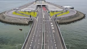 Китай споделя пазарни възможности с глобални фирми