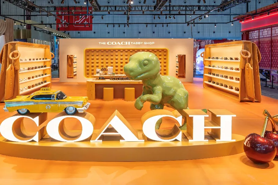 Tapestry Inc залага на младостта на Китай, казва главният директор по растежа