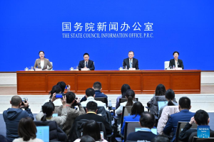 Нацията да следва „по-проактивна“ фискална политика