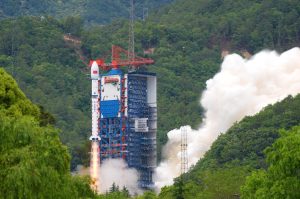 Китай изстрелва нови тестови сателити за интернет технологии